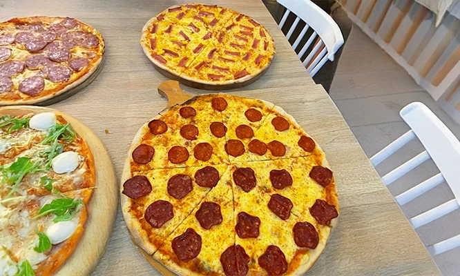 1 Pizza Familiar  40 cm  en La Gran Tajada - Lince.